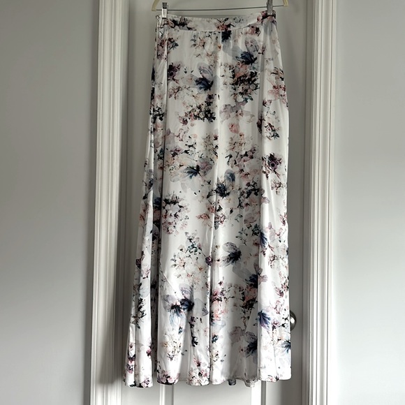 Show Me Your MuMu Princess Di Maxi Skirt Floral Bouquet - Picture 5 of 7